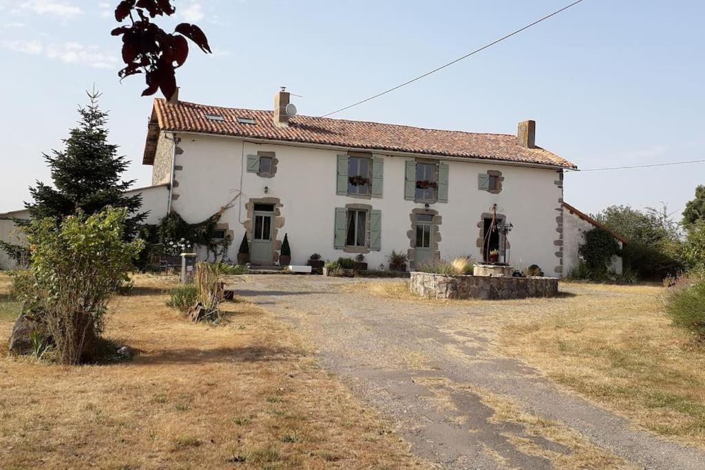 AmaillouxLe Magnoux Peaceful Retreat住宿加早餐旅馆 外观 照片
